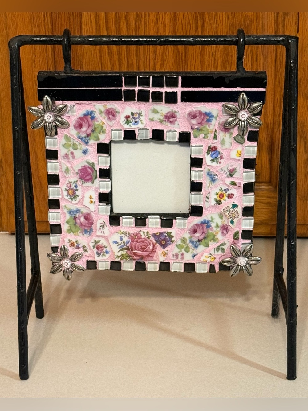 ‘Broken’ China/Mosaic Black Metal Easel Photo Display